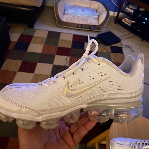 Nike Vaper Max. Paid $220 for them. Worn twice - Picture 3 of 3